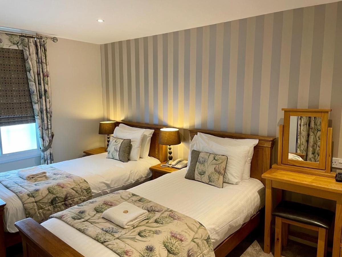 Glen Clova Hotel & Luxury Lodges Millton of Clova Esterno foto