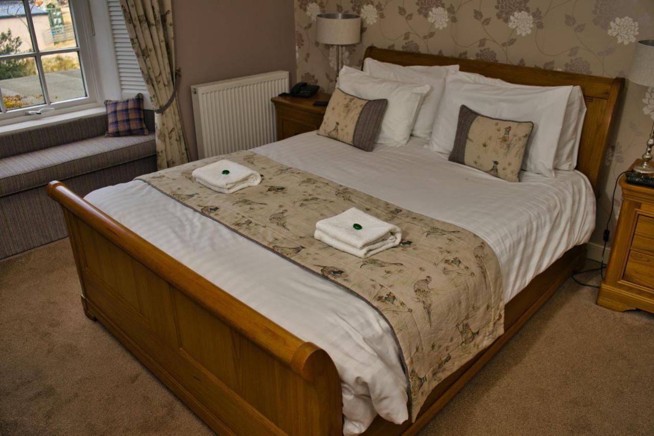 Glen Clova Hotel & Luxury Lodges Millton of Clova Esterno foto