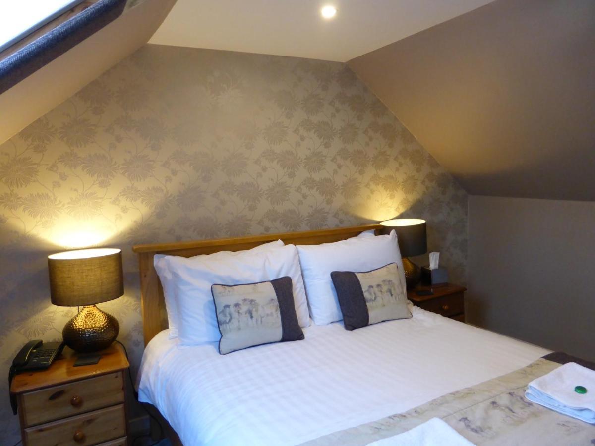 Glen Clova Hotel & Luxury Lodges Millton of Clova Esterno foto