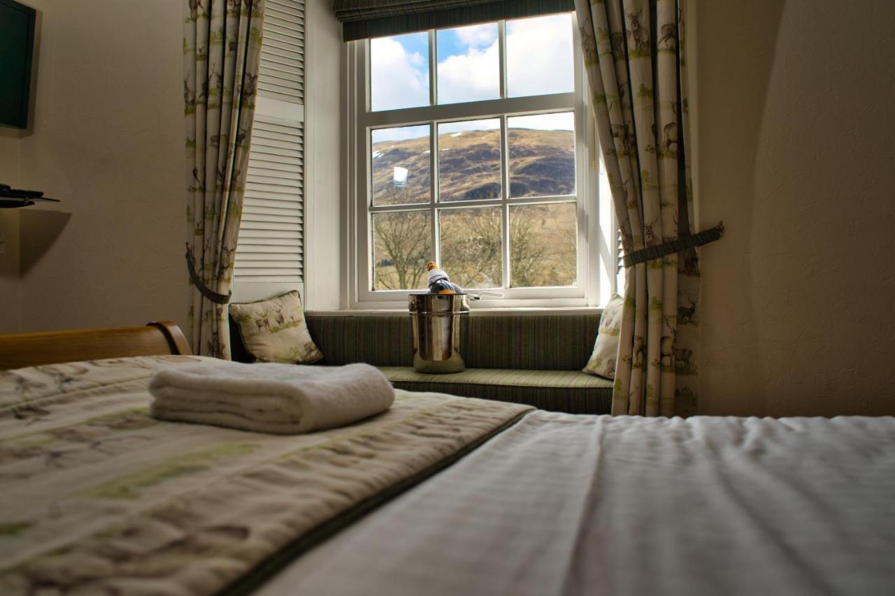 Glen Clova Hotel & Luxury Lodges Millton of Clova Esterno foto
