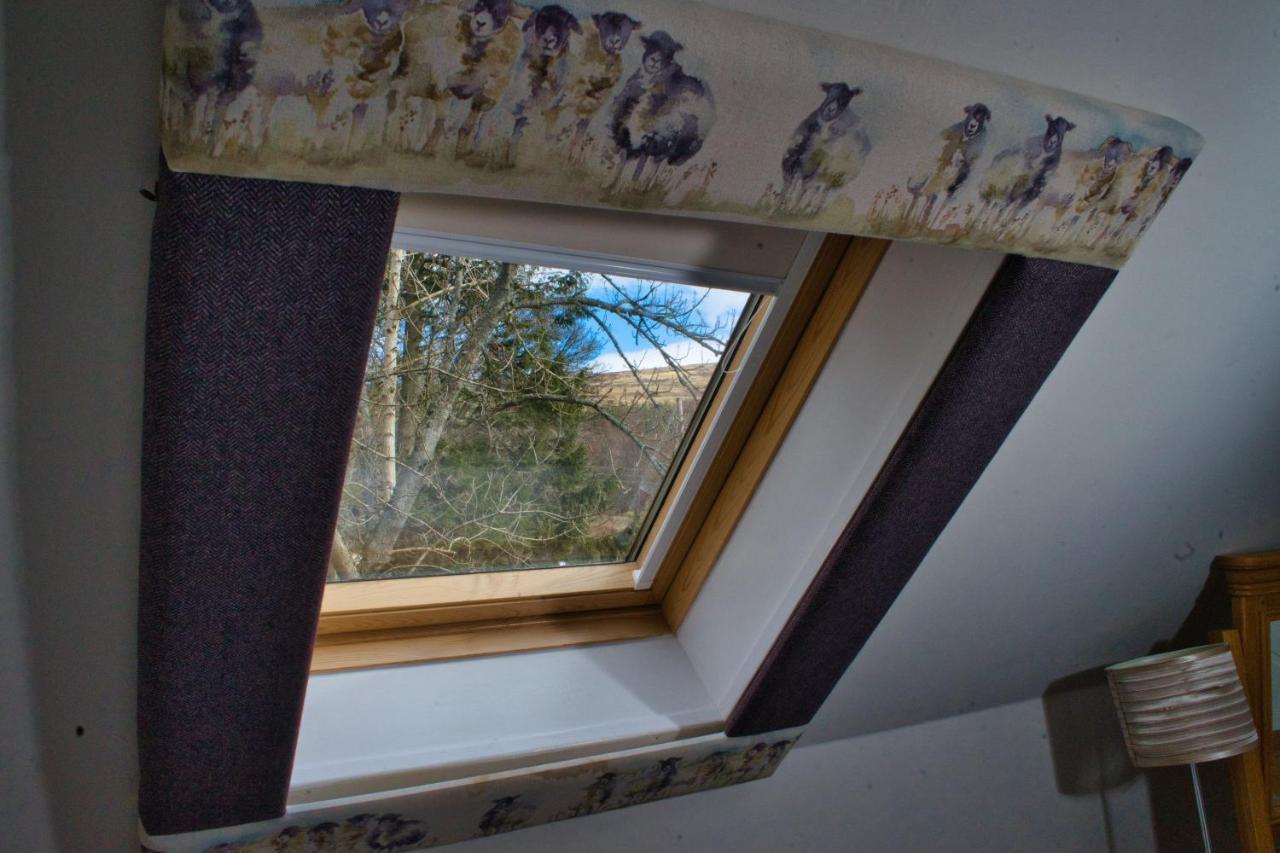 Glen Clova Hotel & Luxury Lodges Millton of Clova Esterno foto