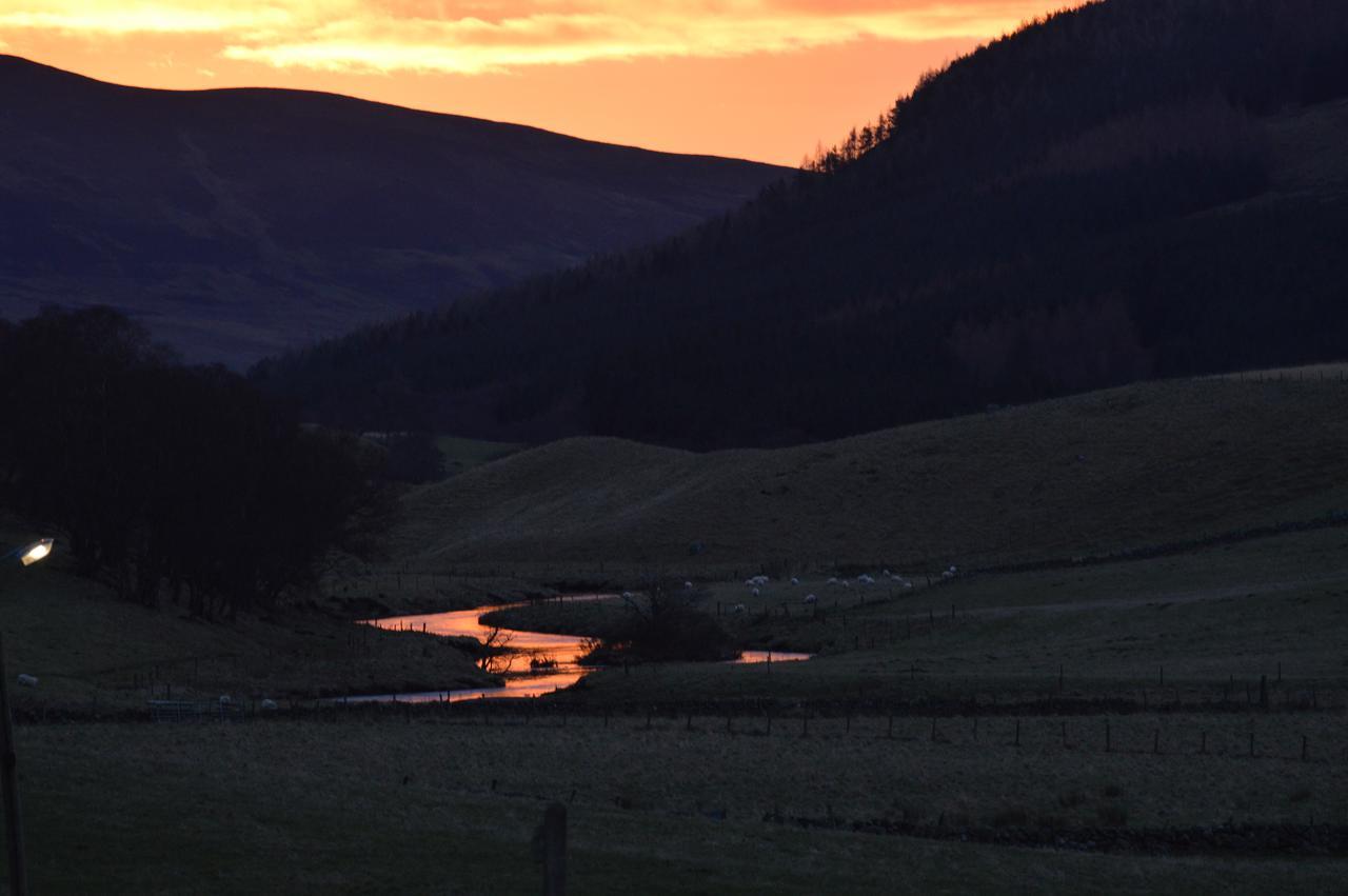 Glen Clova Hotel & Luxury Lodges Millton of Clova Esterno foto
