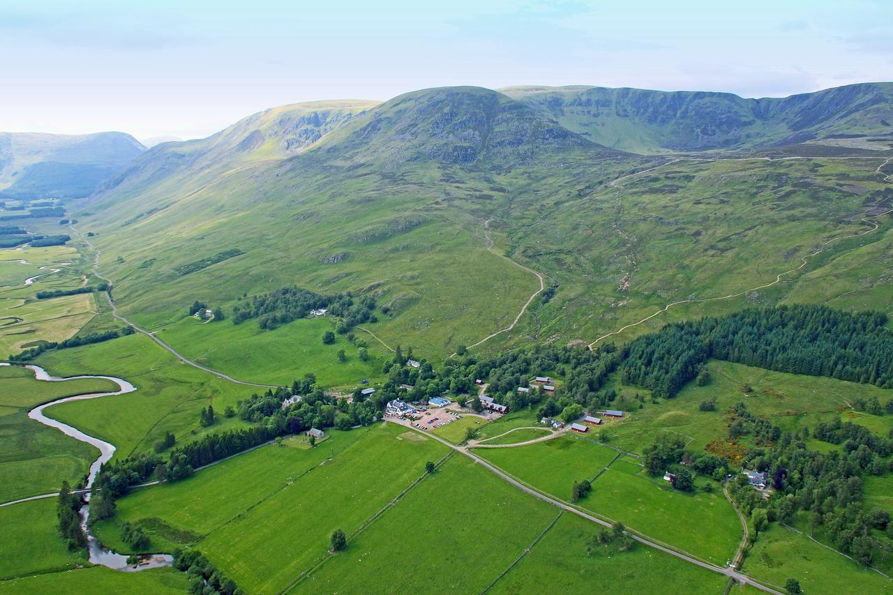 Glen Clova Hotel & Luxury Lodges Millton of Clova Esterno foto
