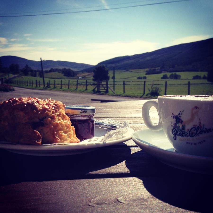 Glen Clova Hotel & Luxury Lodges Millton of Clova Esterno foto